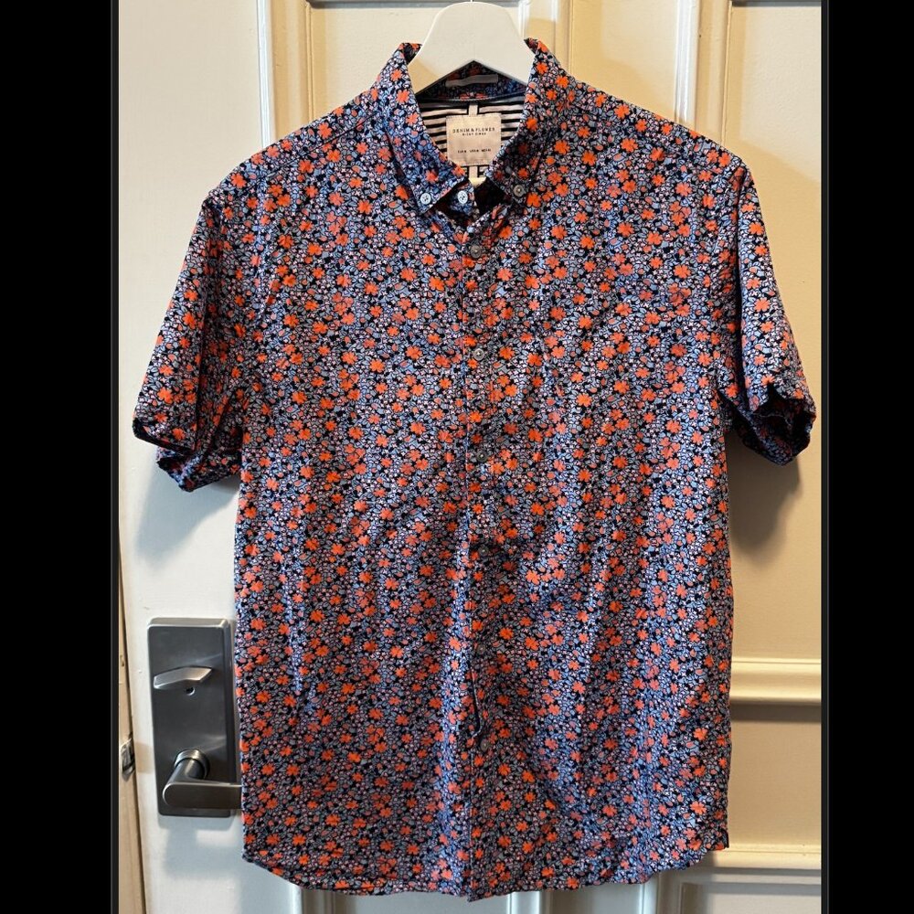 Denim & Flower Ricky Singh Mens Medium Flower Print Short Sleeve Button Up